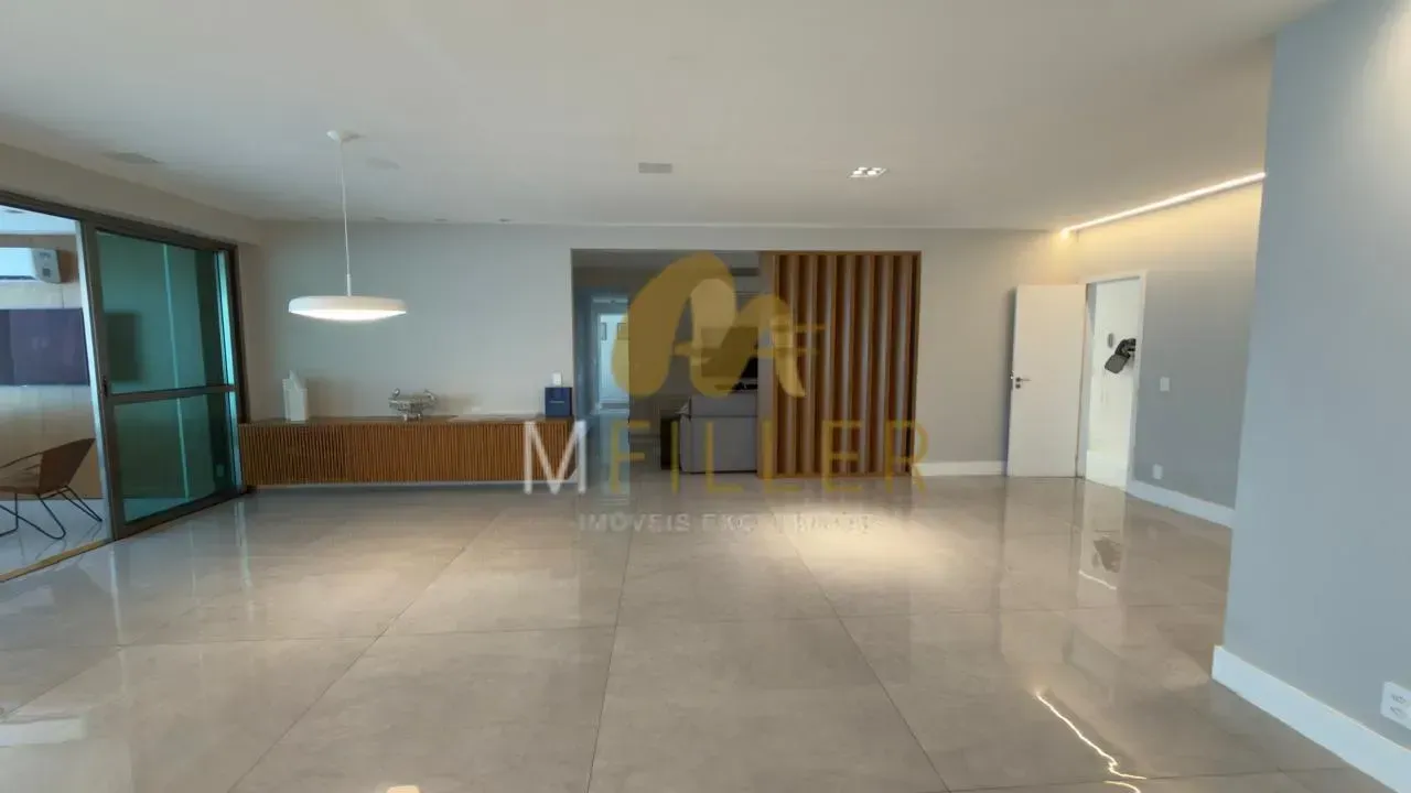 Furnished apartment with 4 bedrooms and 5 bathrooms — photo 13
