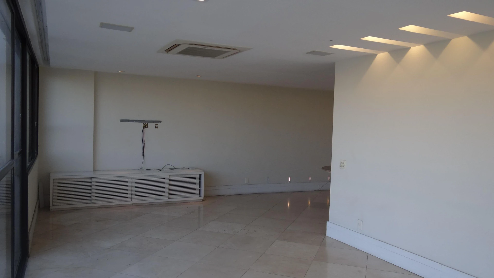 Apartamento sin amueblar con 3 dormitorios y balcón — photo 7