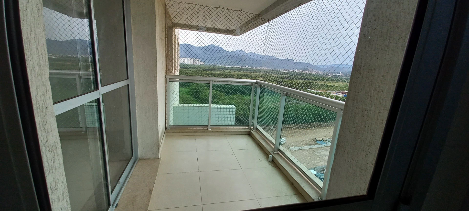 1-bedroom apartment with suite, balcony and 2 baths — photo 11