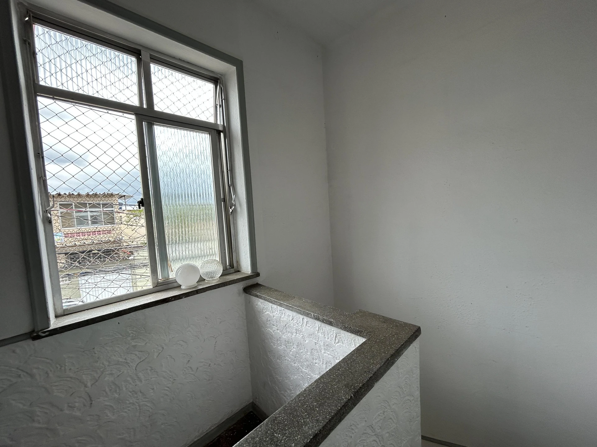 Casa de 2 quartos com piso de madeira ou laminado — photo 32