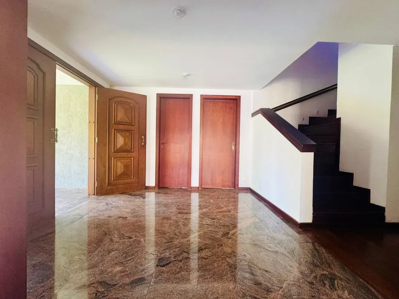 House with 5 suites and an integrated kitchen — photo 42