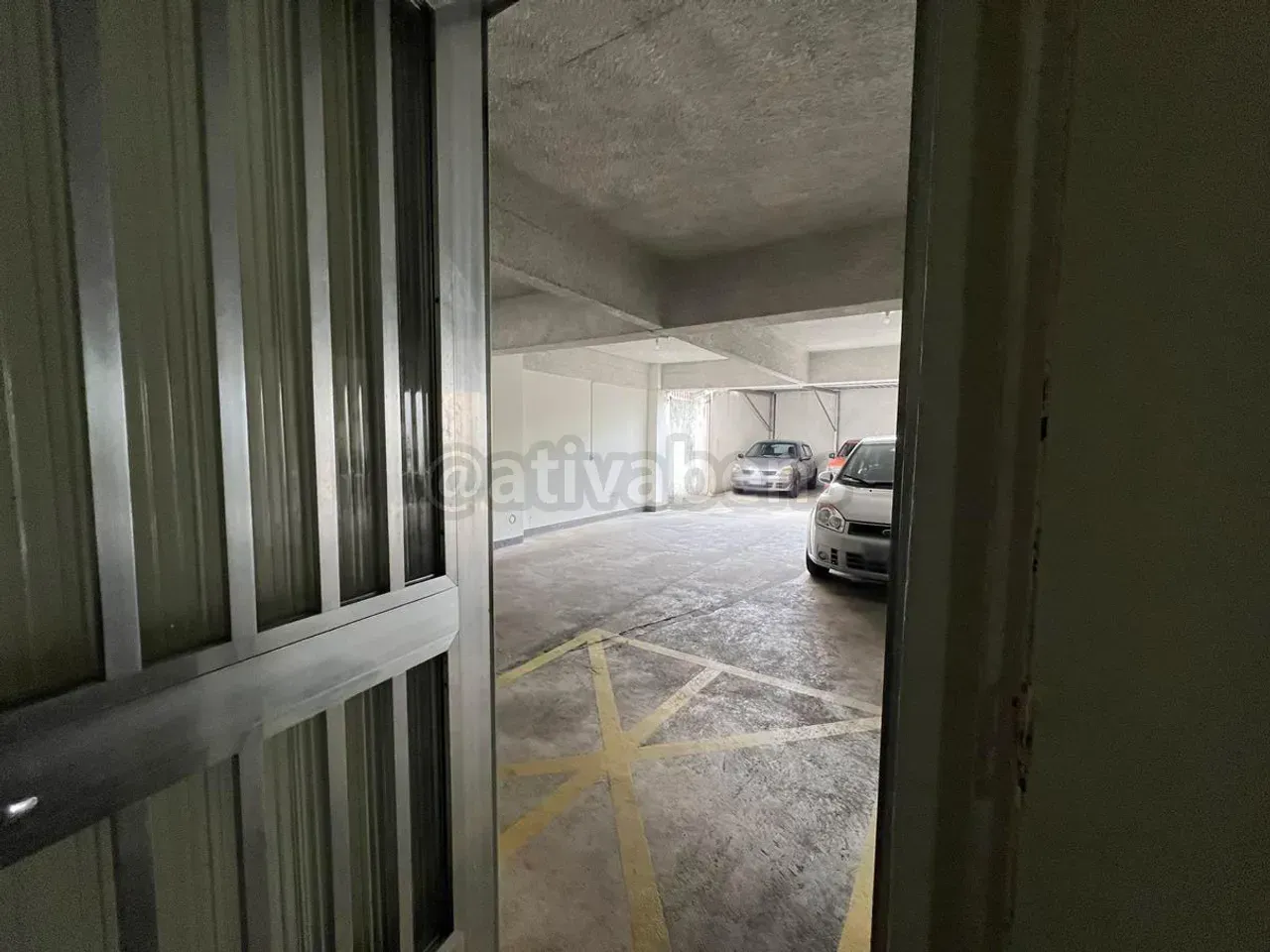 Unfurnished apartment with a separate kitchen and 1 bedroom — photo 10