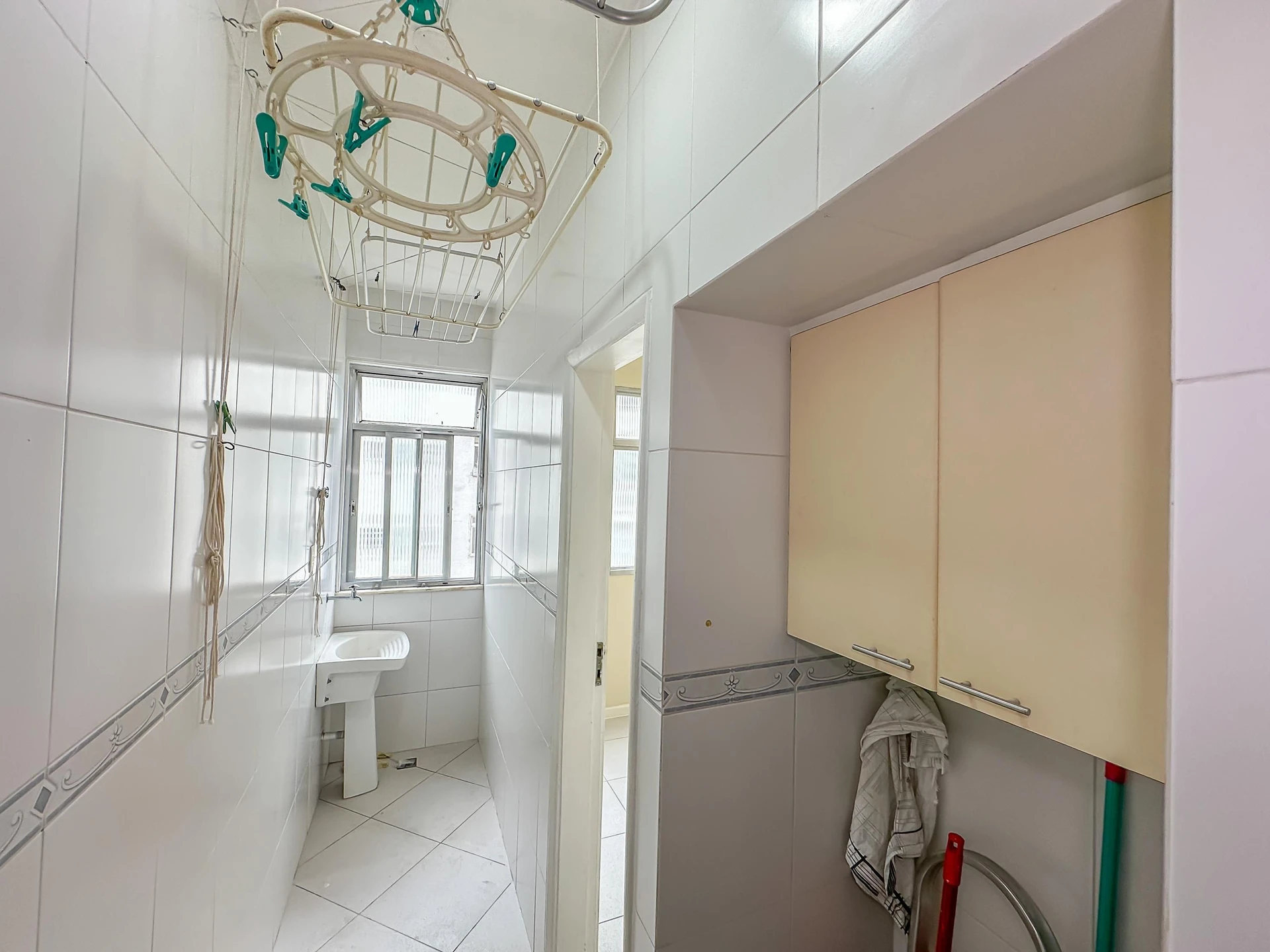 2-bedroom apartment with a glass-enclosed balcony — photo 16