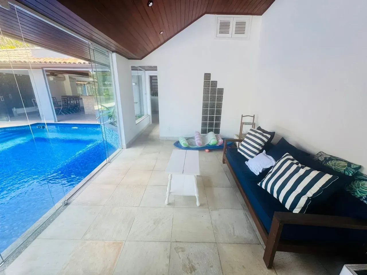 House with 5 suites and an integrated kitchen — photo 46