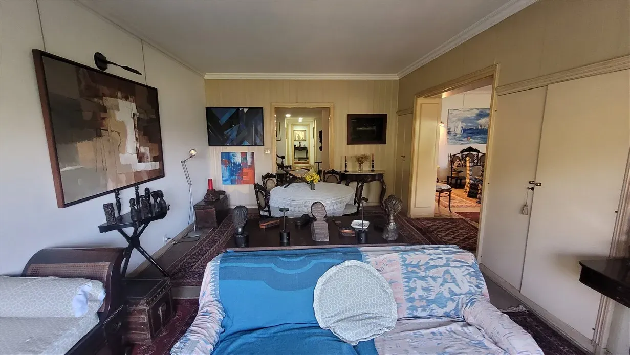 4-bedroom apartment with 280 m² and a glassed balcony — photo 6