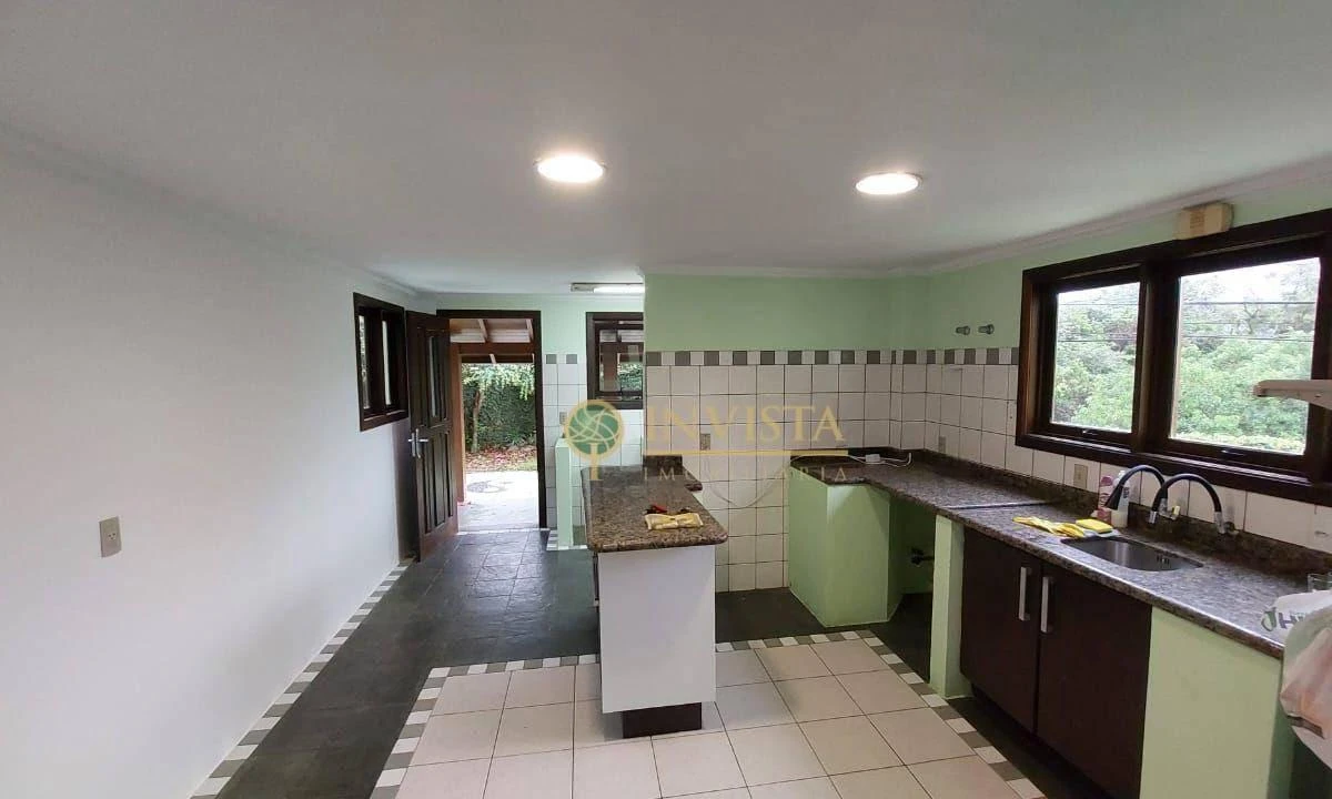 Балкон з грилем та 3 спальні: будинок 735 м² — photo 16
