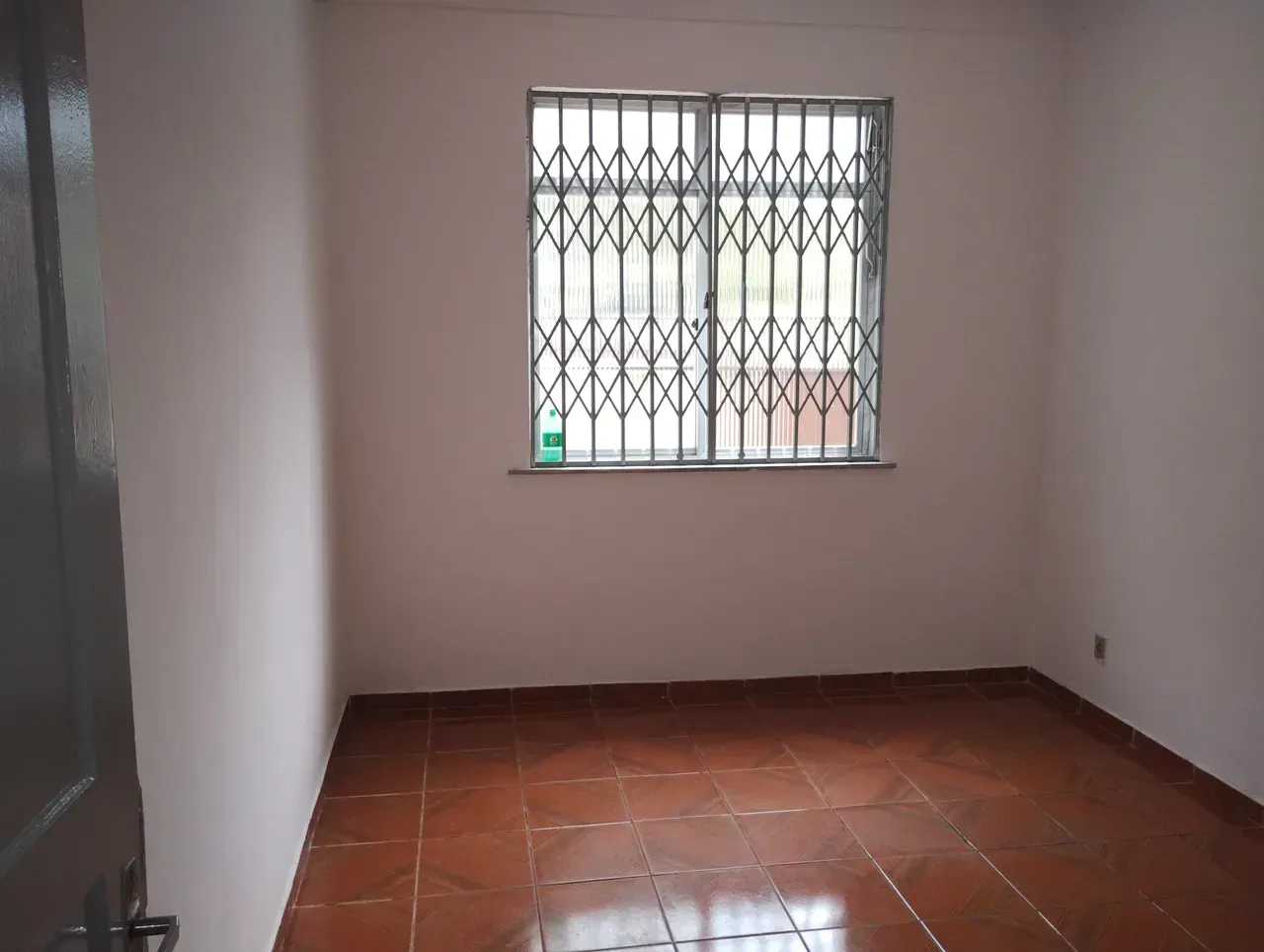 Apartamento de 1 quarto e 1 banheiro com cozinha fechada — photo 8