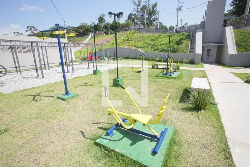 Невмебльована квартира 42 м² з 2 кімнатами та паркомісцем — photo 17