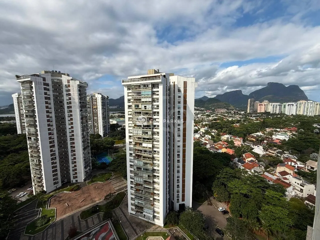 Furnished apartment, 125 m², with floor-to-ceiling windows — photo 20