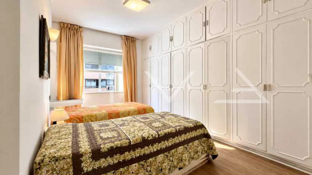 178 m² apartment with a bathtub and a water view — photo 20