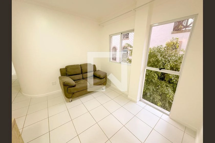 Apartamento com cozinha separada e 2 quartos e 1 vaga — photo 2