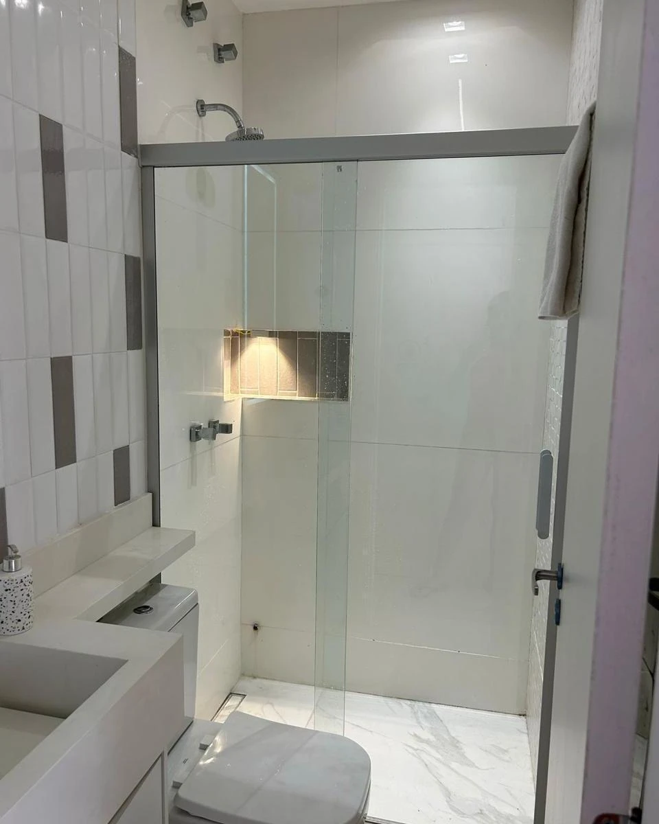 Furnished 250 m² apartment with 3 en-suite bedrooms — photo 9