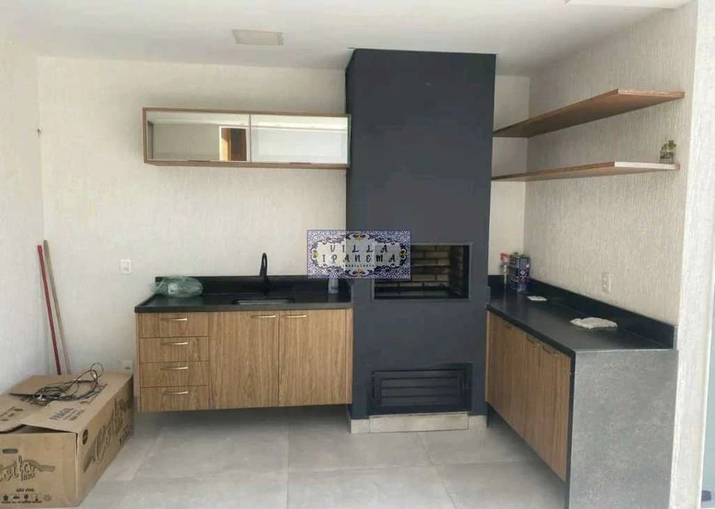 515 m² house with 5 en-suite bedrooms and 2 parking spots — photo 4