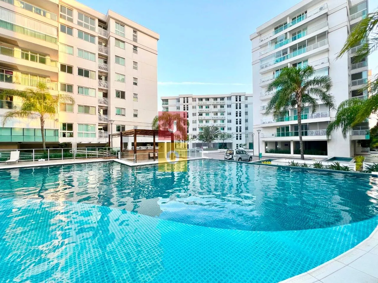 Furnished 4-bedroom suite apartment with 156 m² — photo 38