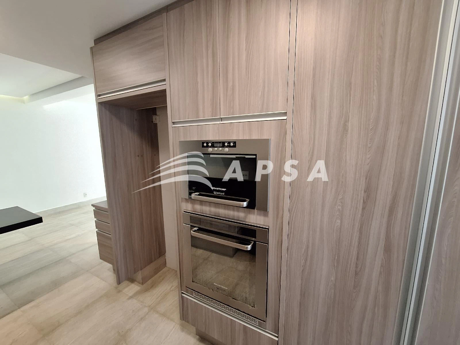 Apartment, 96 m², with a glass-enclosed balcony — photo 12