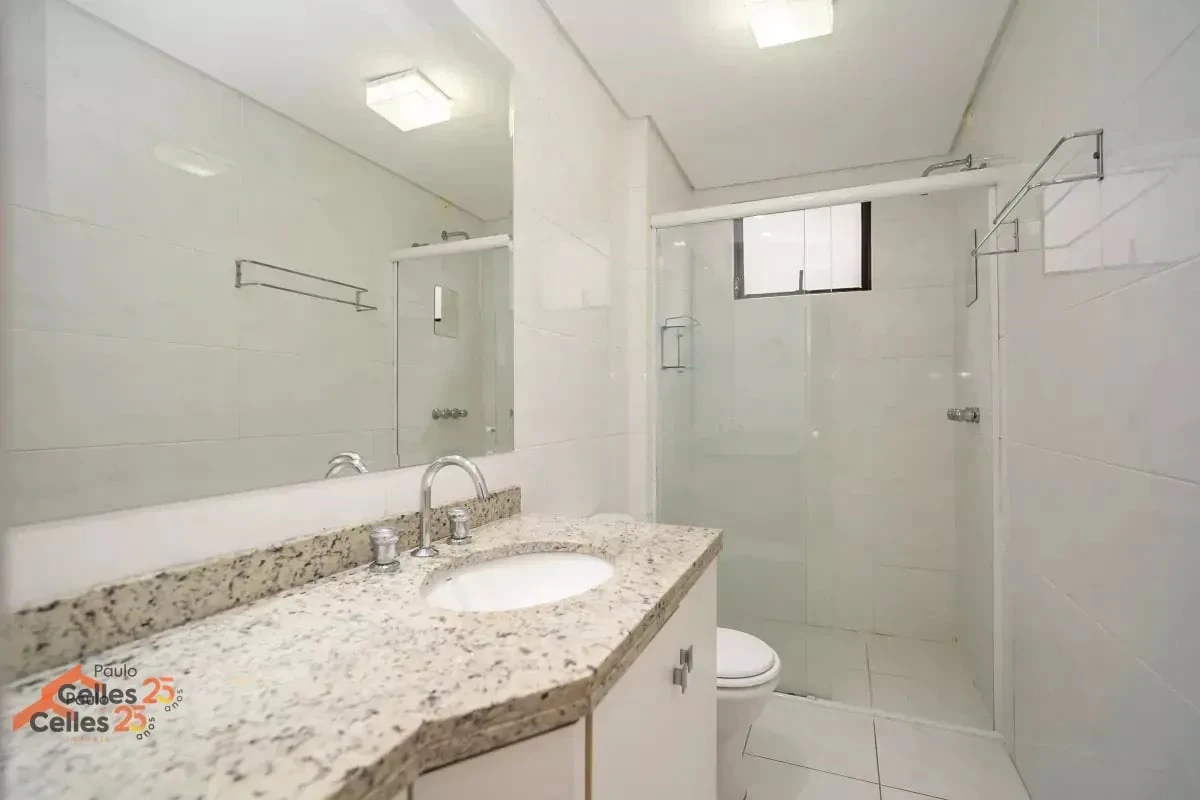3-bedroom apartment with a grill on the balcony in Curitiba — photo 23