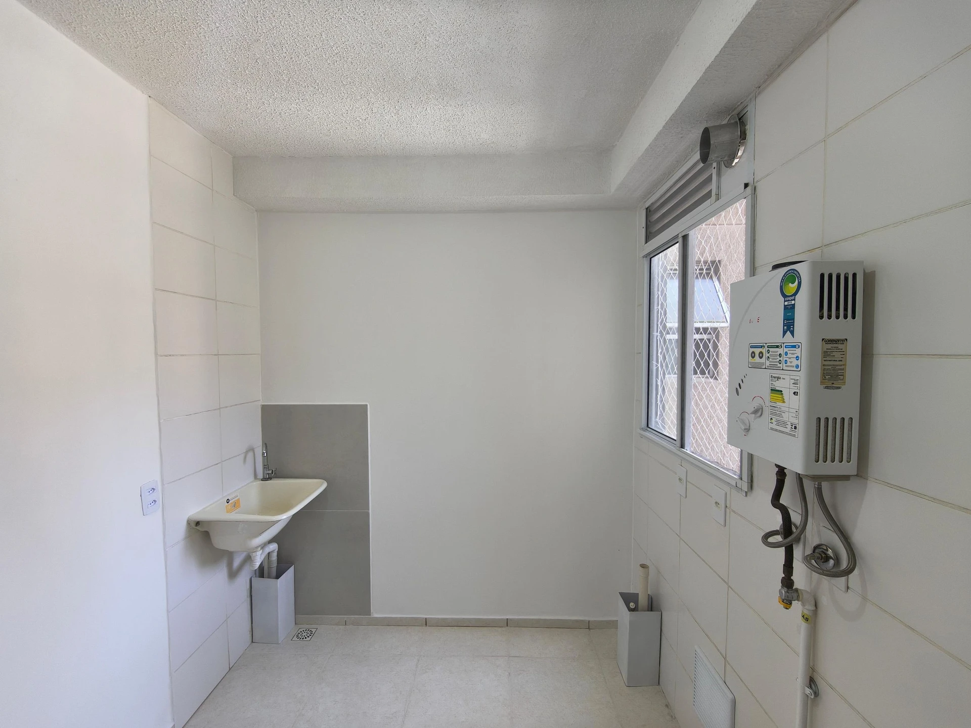 Apartamento de 2 quartos em condomínio com piscina — photo 9