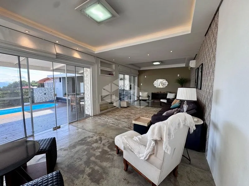 Furnished house with 3 bedrooms and 4 bathrooms
