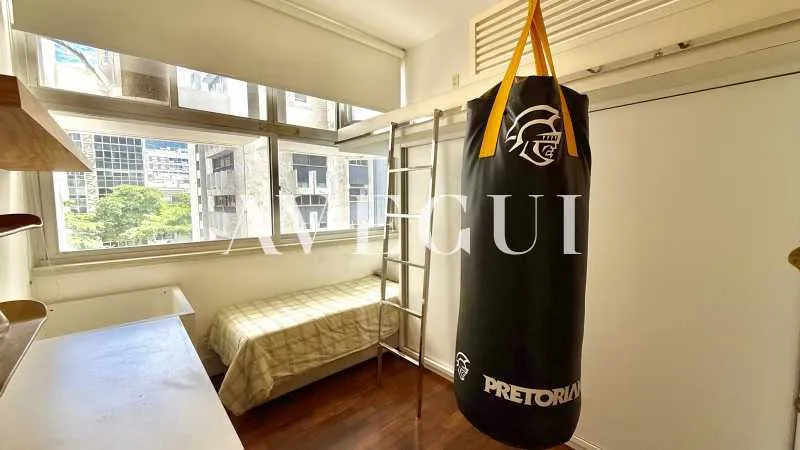 Furnished 4-bedroom apartment with 140 m² — photo 19