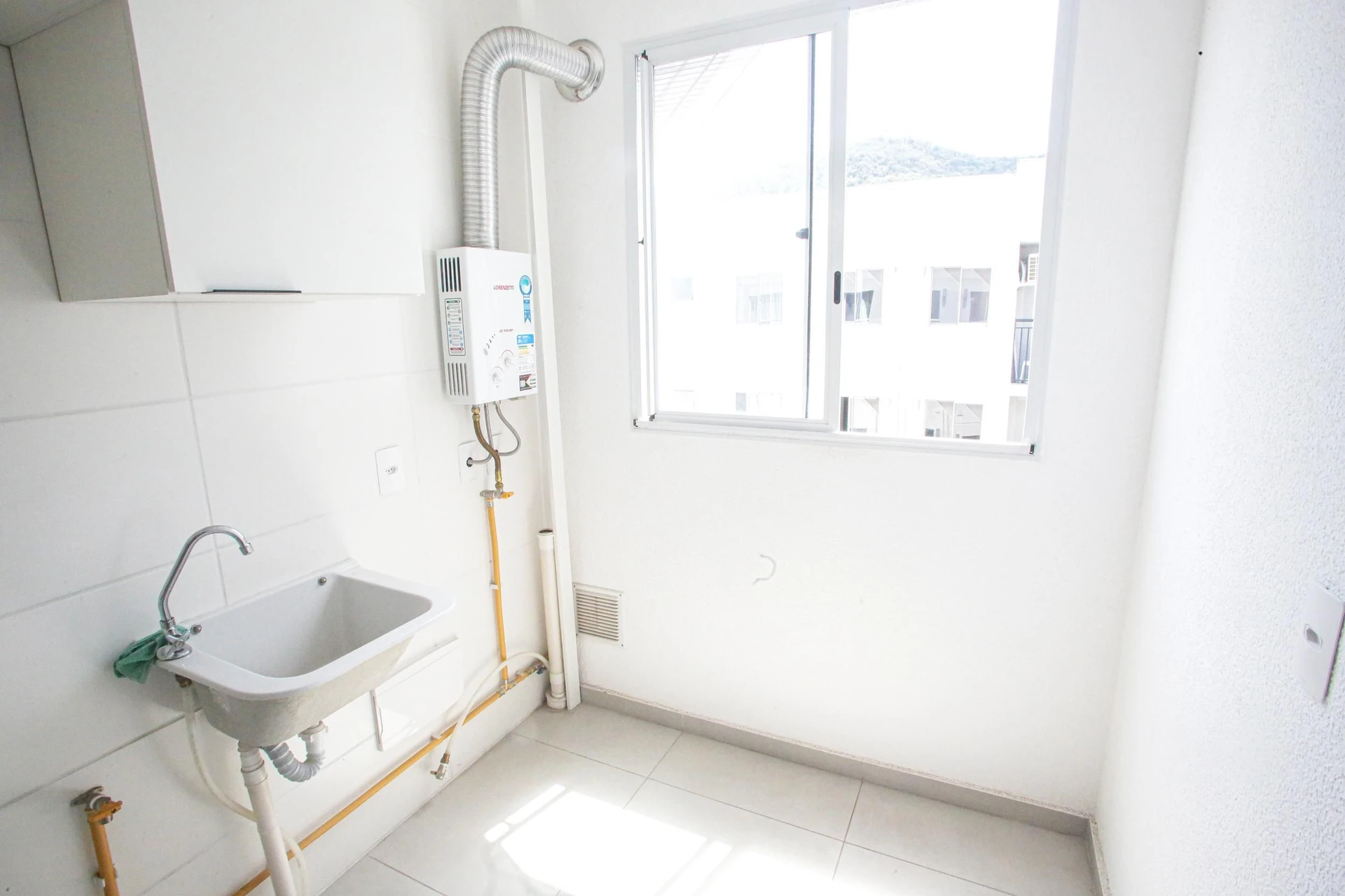 Вид на гори та 1 спальня: квартира 37 м² — photo 21