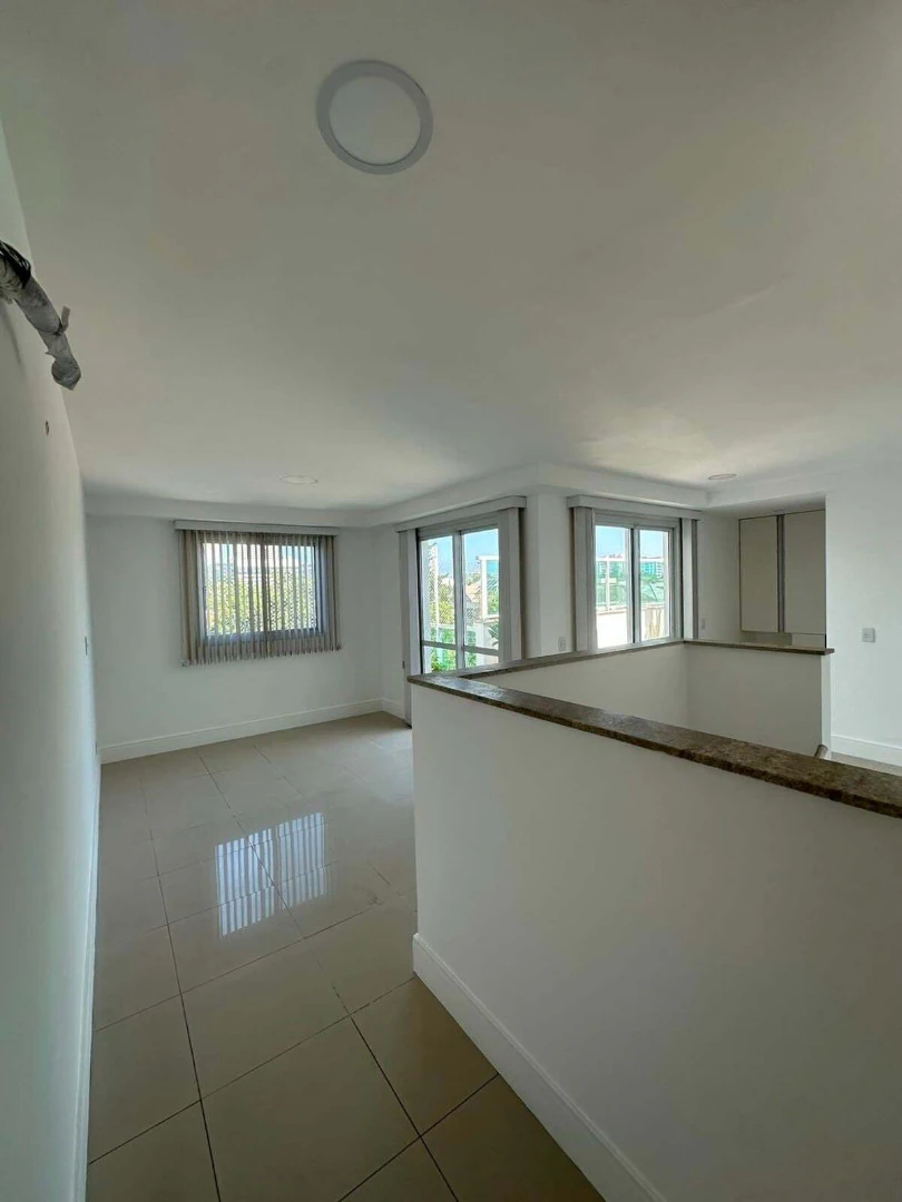 4-bedroom apartment with a balcony, 900 m² total area — photo 18