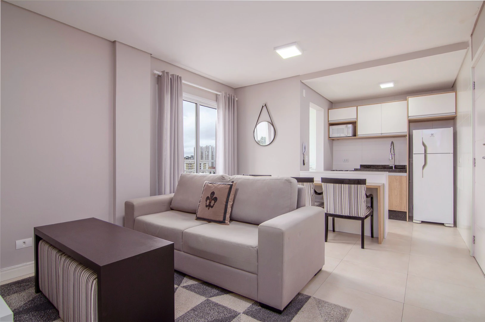 One-bedroom apartment with a washing machine in Curitiba