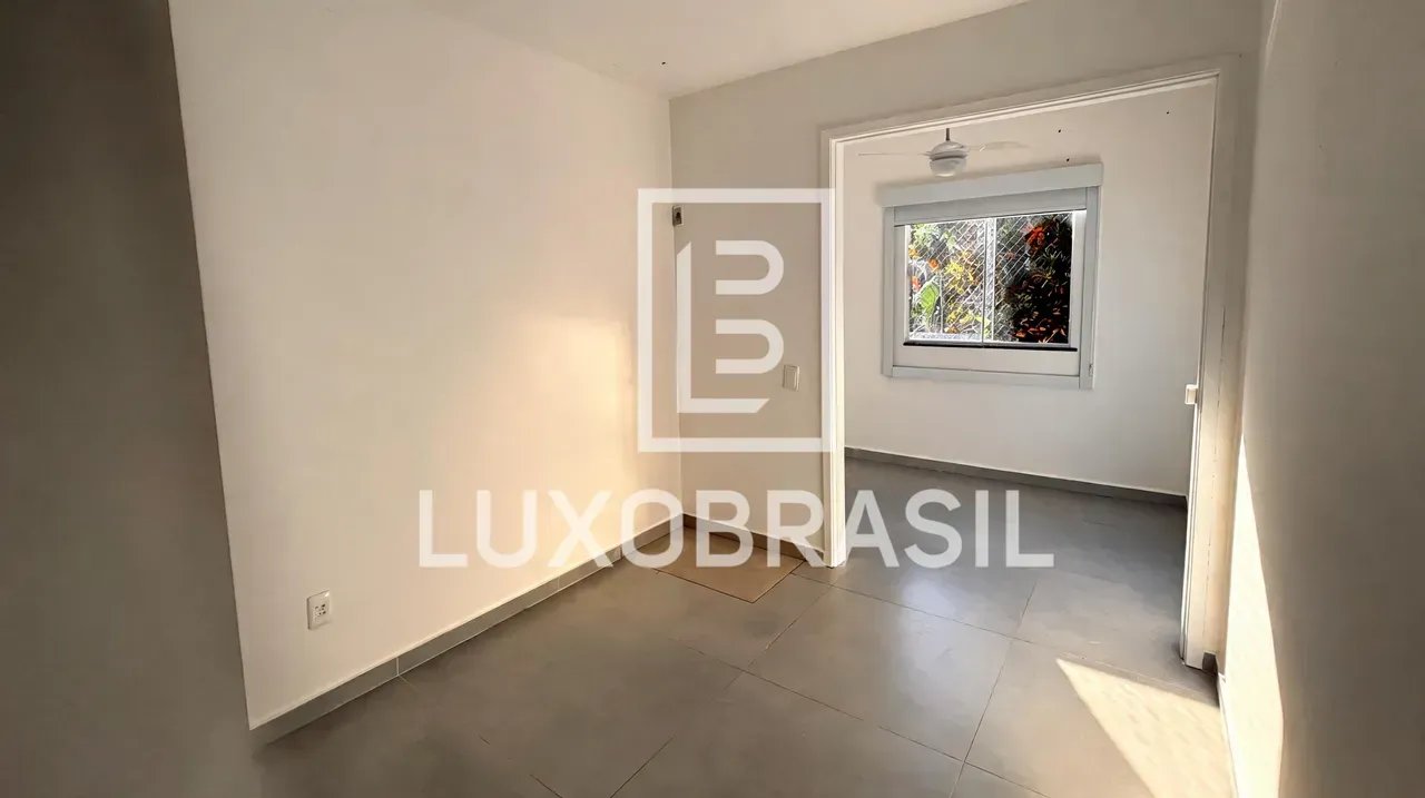 4-bedroom house with an open-plan kitchen and 2 parking — photo 14
