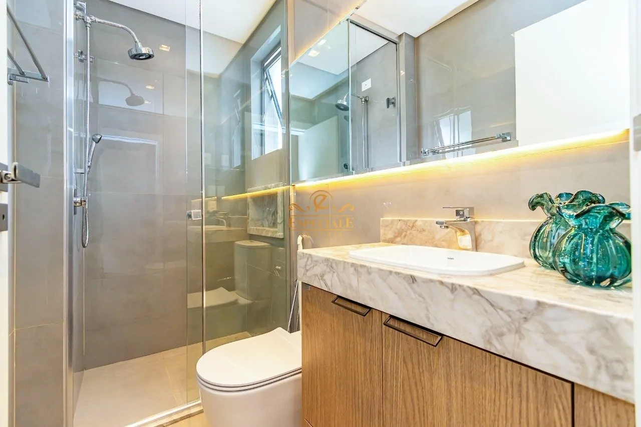 Furnished 186 m² apartment with 3 en-suite bedrooms — photo 18