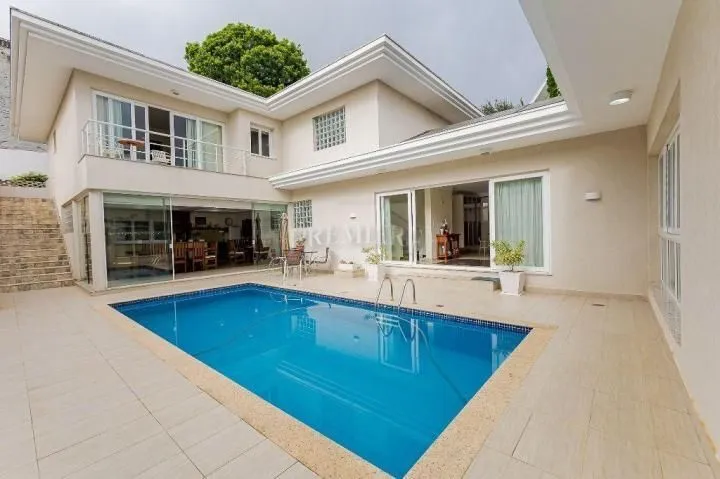 Furnished house with 4 suites, 7 bathrooms, 598 m²
