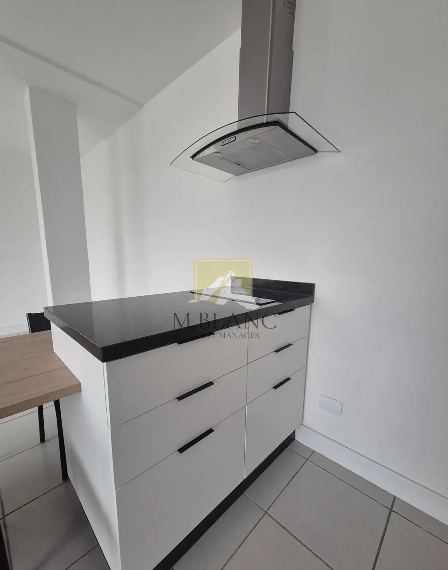 2-bedroom apartment with a washing machine in Curitiba — photo 4