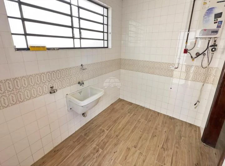 Single-story house with 3 bedrooms and an electric stove — photo 7