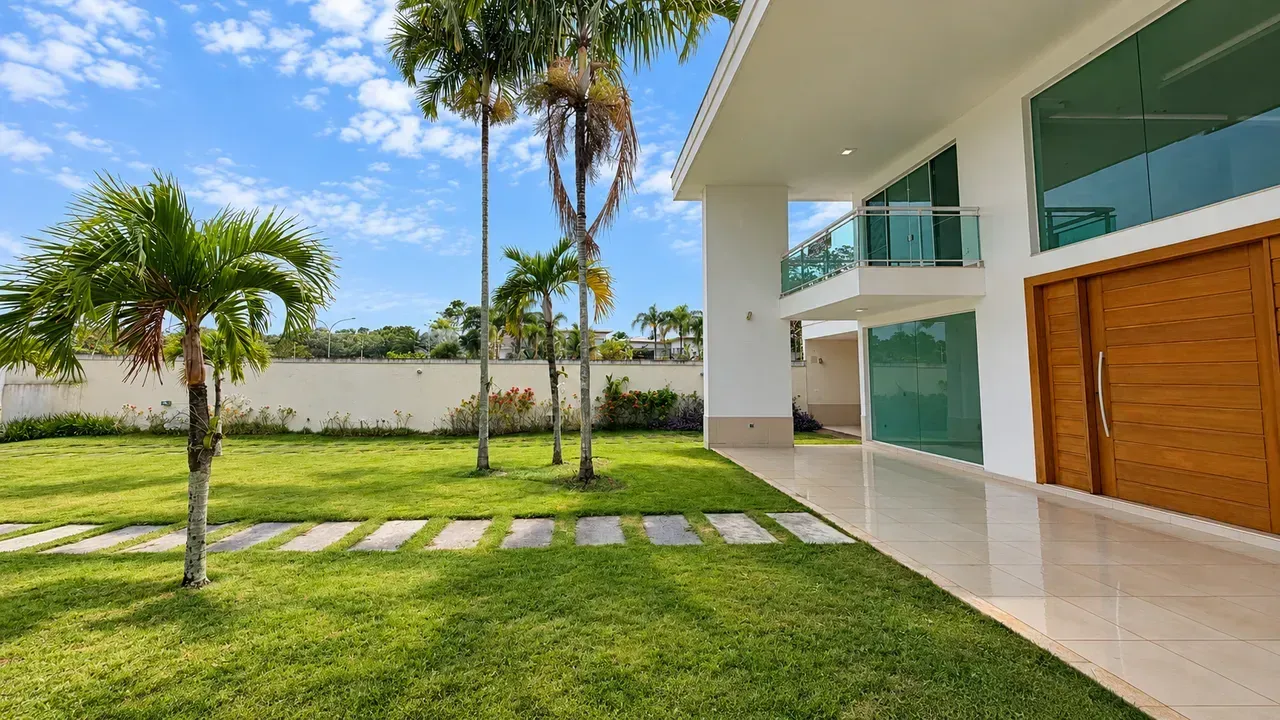 5-bedroom house with floor-to-ceiling windows — photo 17