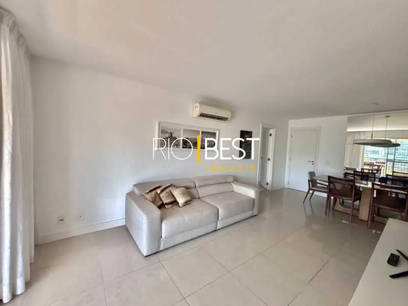 Apartment with 3 bedrooms, 4 bathrooms and balcony — photo 13