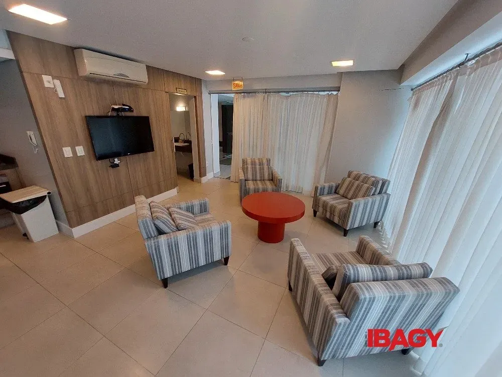 Furnished apartment with 2 bedrooms and 79 m² — photo 20