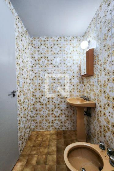 2-bedroom apartment in a building with a pool — photo 36