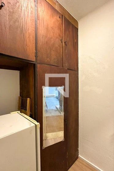 Деревянный пол или ламинат и 4 спальни: квартира 168 м² — photo 43