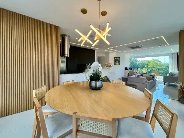 Furnished 4-bedroom apartment with open-plan kitchen — photo 11