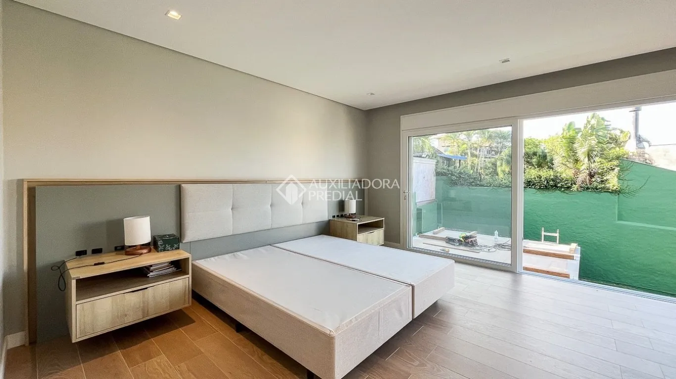 Furnished 431 m² house with 4 bedrooms and 6 bathrooms — photo 9