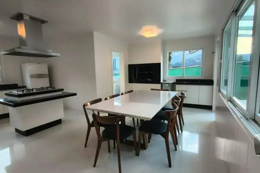 Furnished apartment with 5 bedrooms and 3 bathrooms