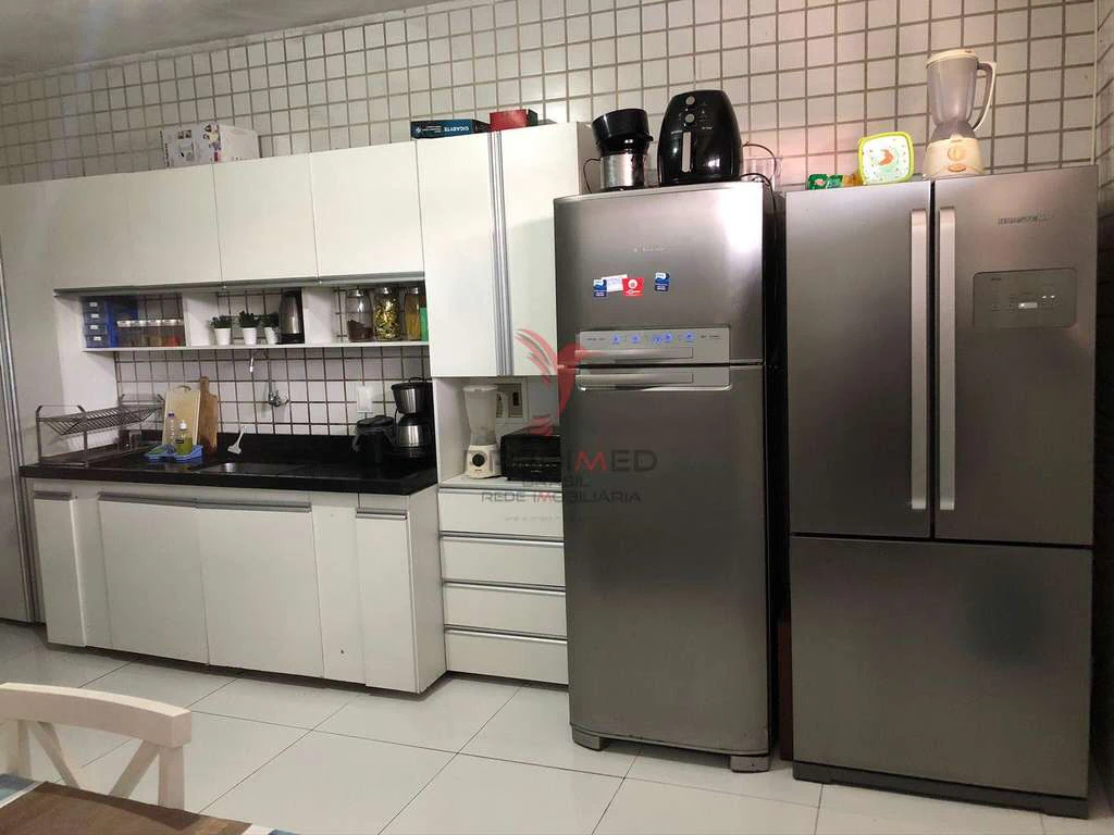 Дом с 5 спальнями и 7 парковочными местами 486 м² — photo 2