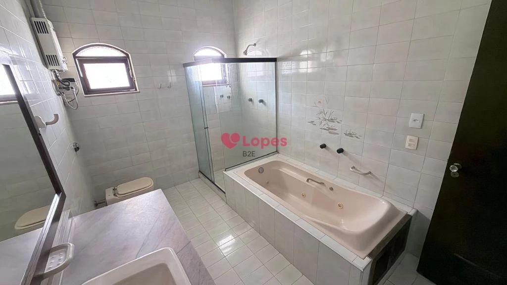Casa de 450 m² com 3 quartos e fogão a gás — photo 49
