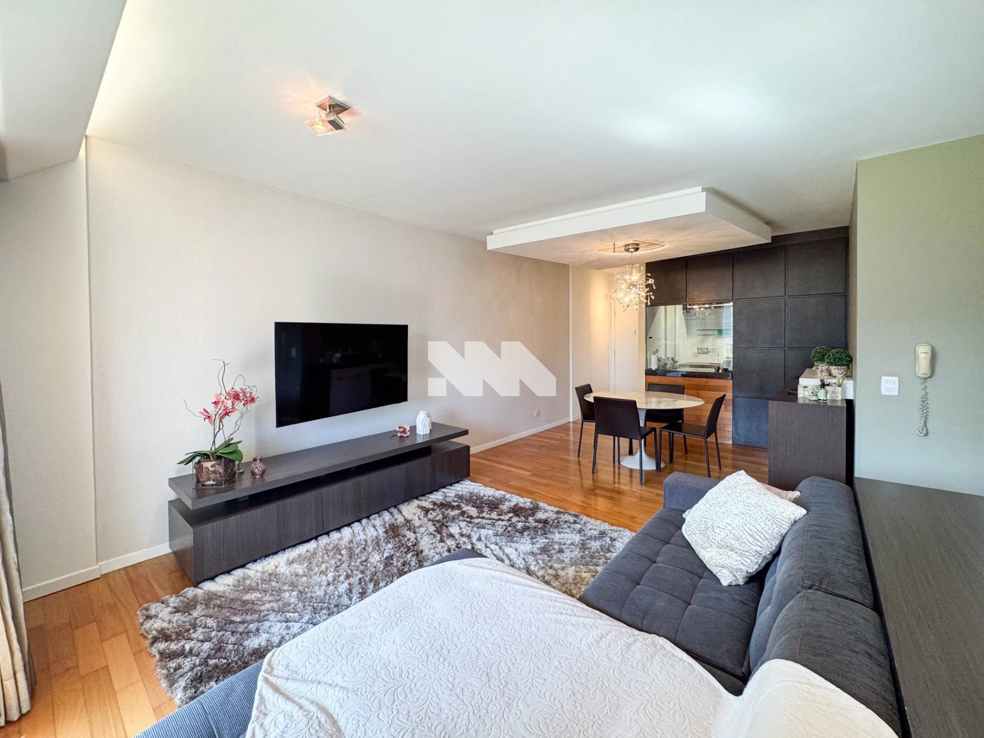 Furnished 104 m² apartment with 2 bedrooms and suite — photo 14
