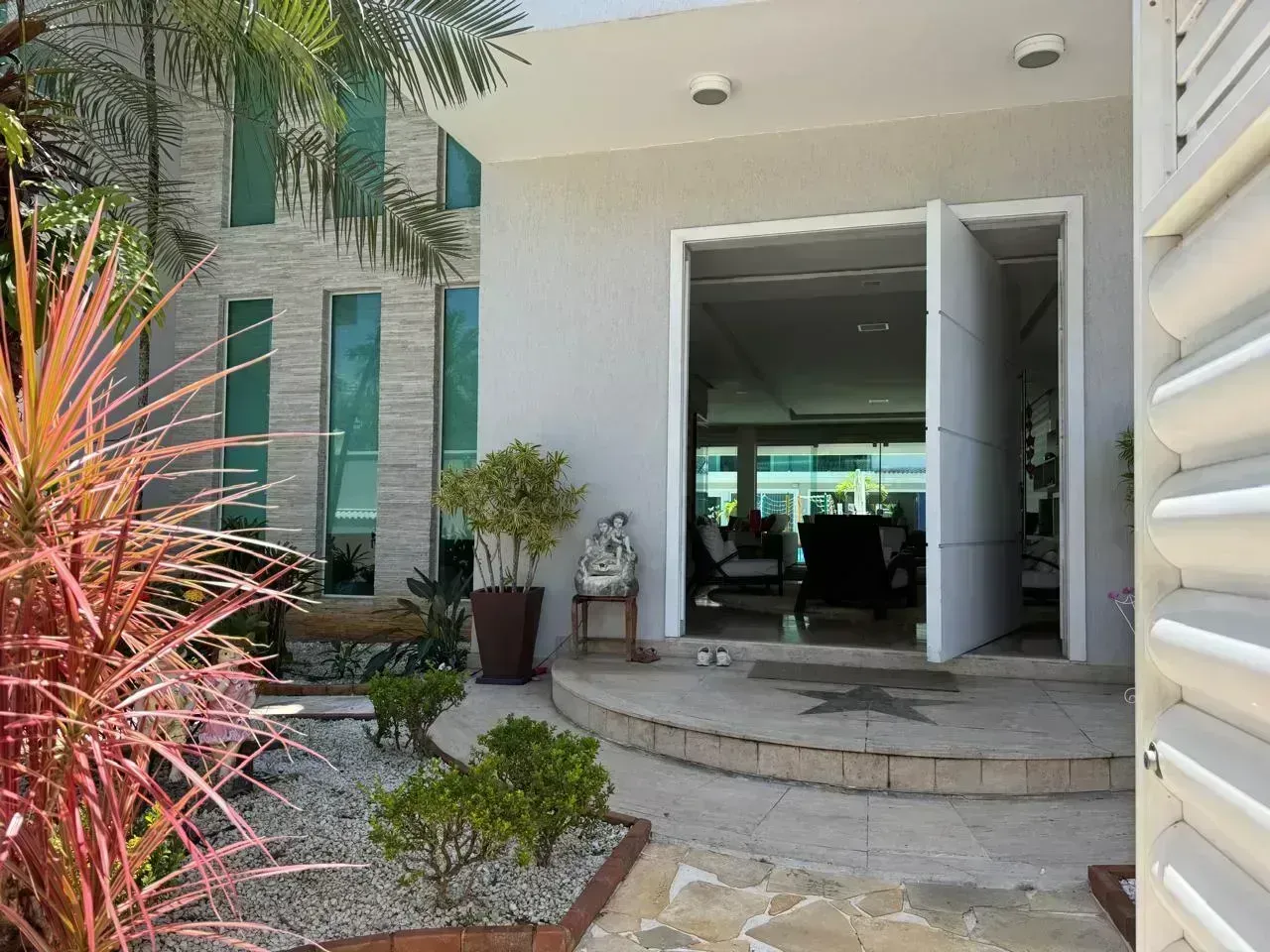 Furnished house with 6 suites and a private garden — photo 53