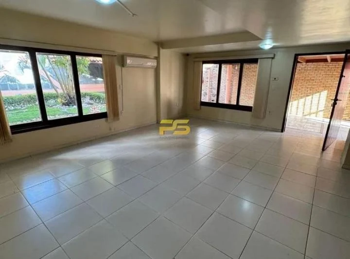 Будинок 300 м² з 5 спальнями та грилем на балконі — photo 4