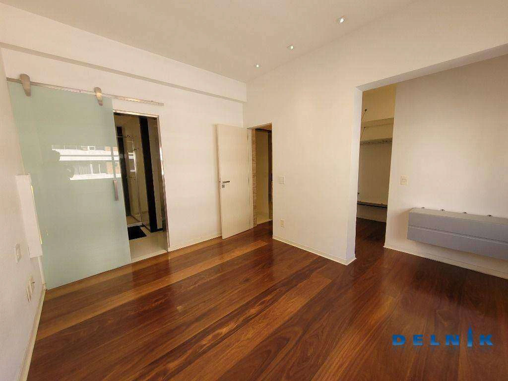 Apartamento com 3 quartos de 156 m² e vista cidade/montanhas — photo 11