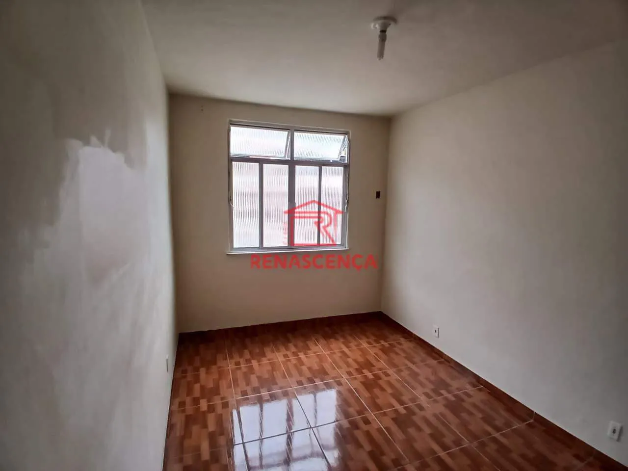 Unfurnished 1-bedroom apartment with closed kitchen — photo 16