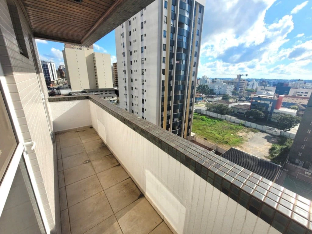 Apartment, 87 m², with wood or laminate floors — photo 17