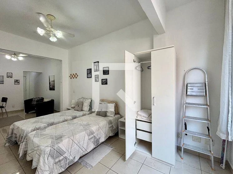 One-bedroom apartment with a washing machine — photo 5