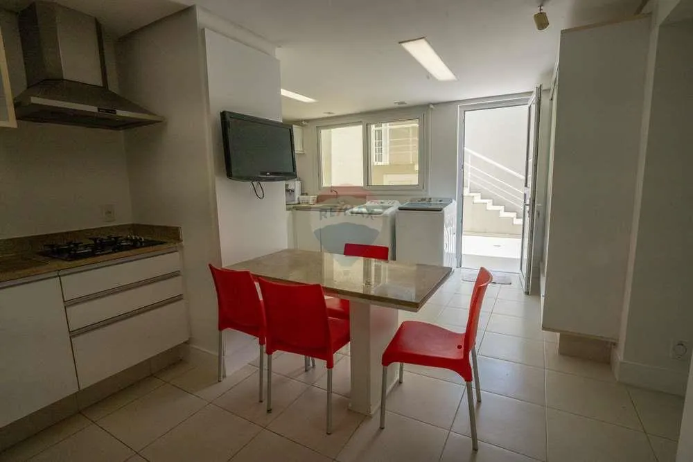 House with 7 en-suite bedrooms and balcony — photo 22