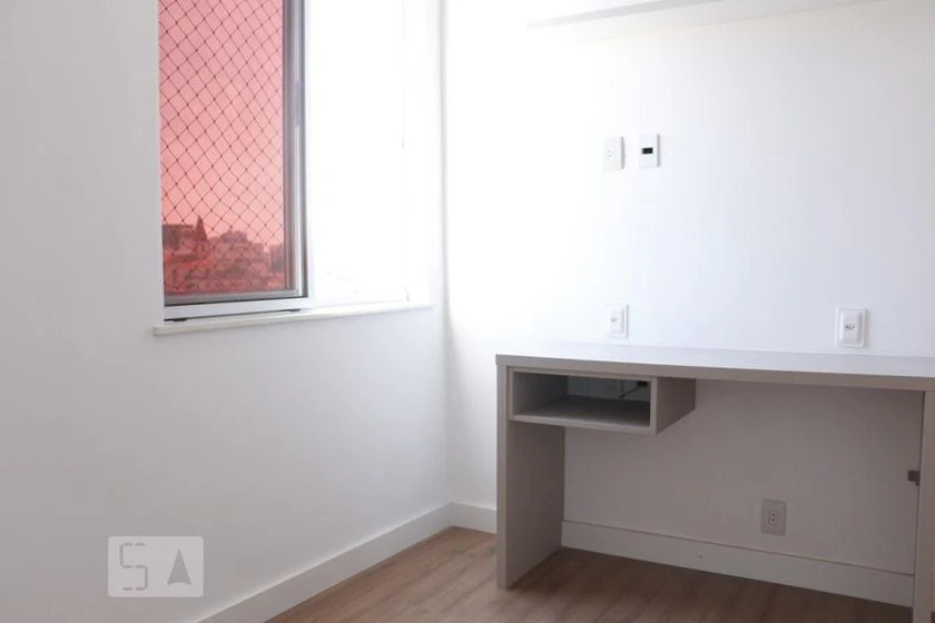 Apartment with 2 bathrooms, balcony and laundry area — photo 22